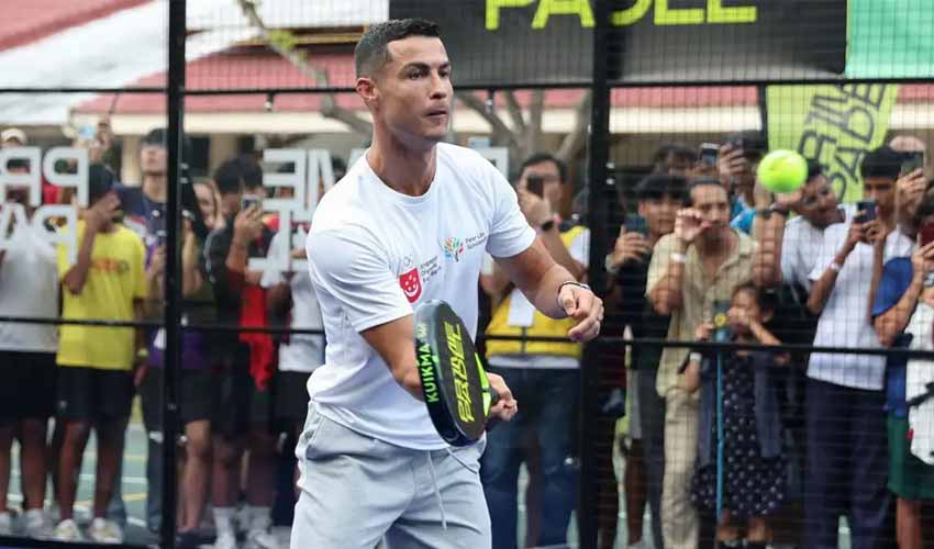 celebrities playing padel